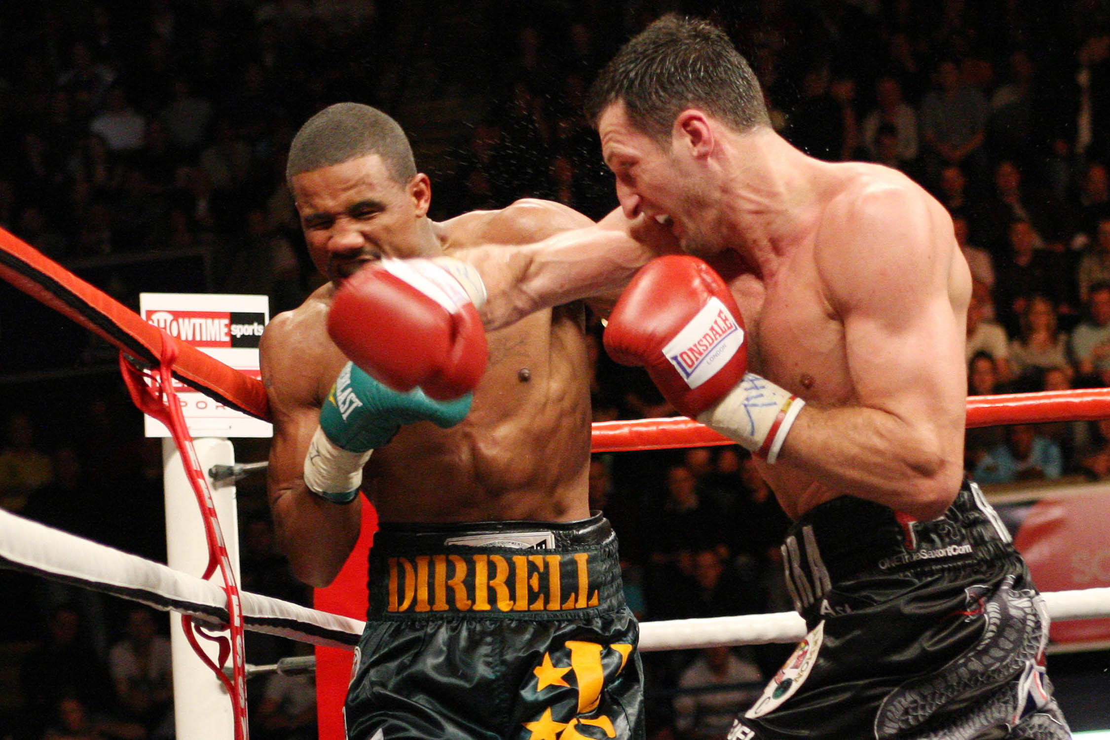 Andre Dirrell and Carl Froch trade punches